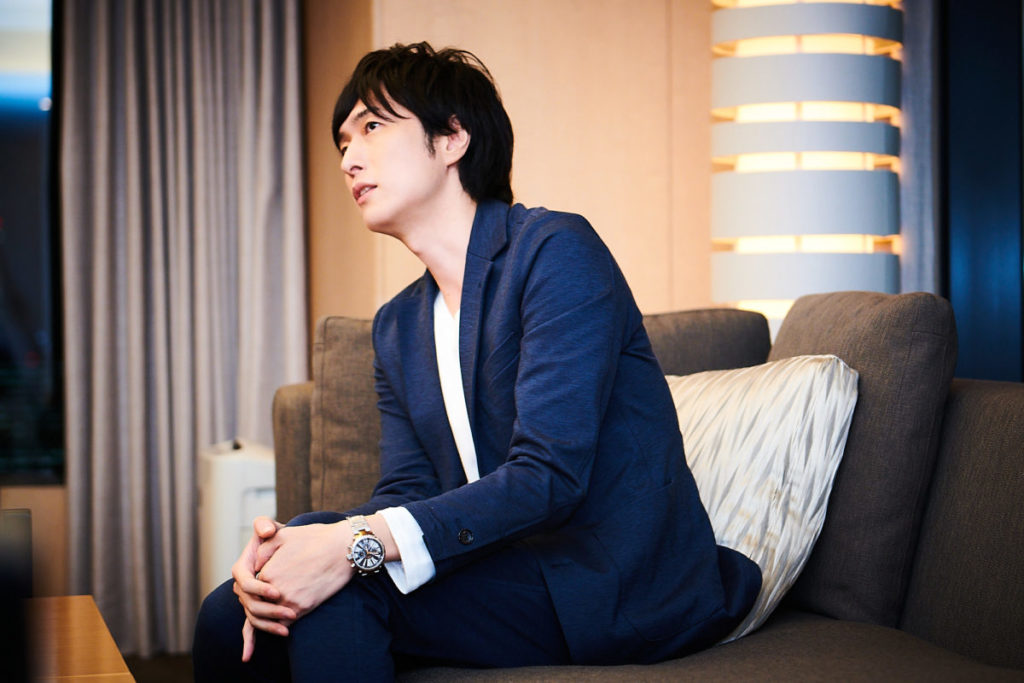 津崎桂一さんのインタビュー